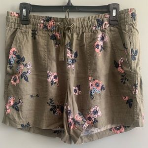 Woman’s Nautica Green, flower print shorts